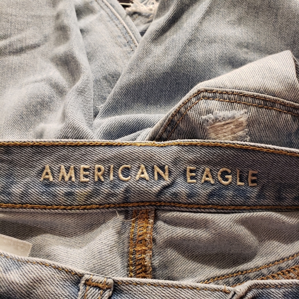 American Eagle Mom Jean - Picture 9 of 14